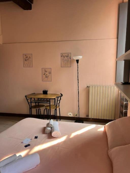 Minimal Studio Con Travi A Vista Plasencia Exterior foto